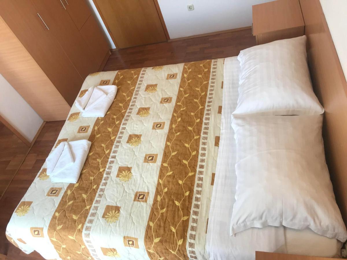 Cosy Sun-Splashed Bedroom - Pansion Hajduk Korcula Luaran gambar