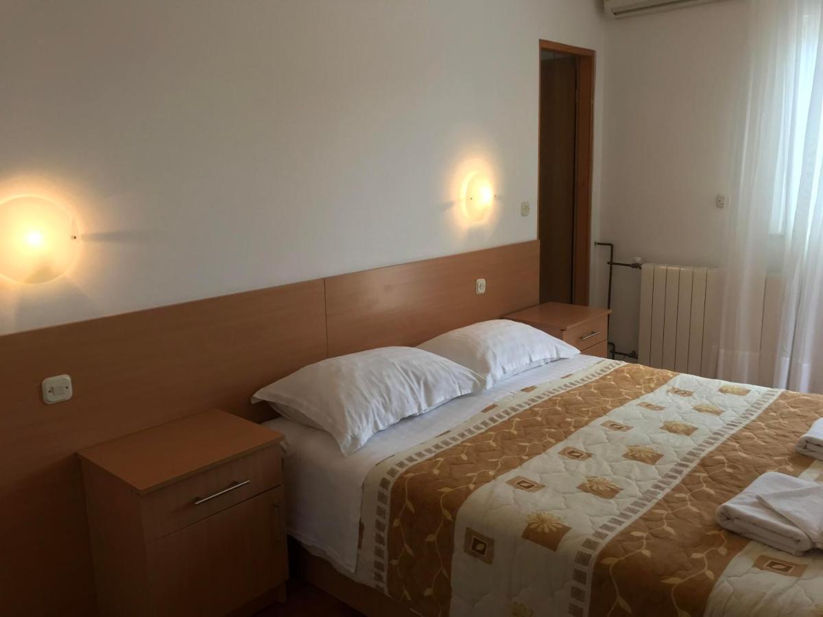 Cosy Sun-Splashed Bedroom - Pansion Hajduk Korcula Luaran gambar